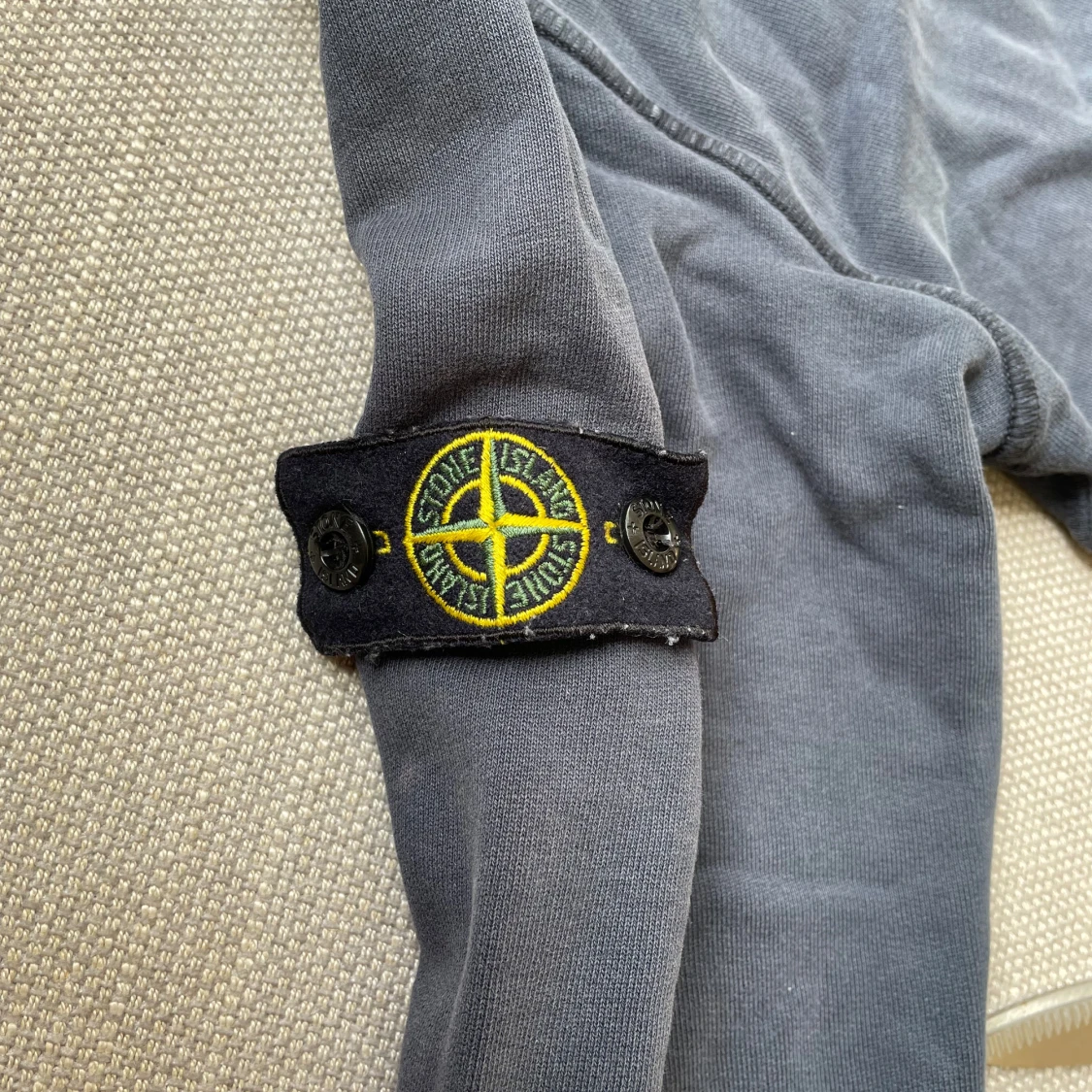 Svart hoodie från Stone Island - 2