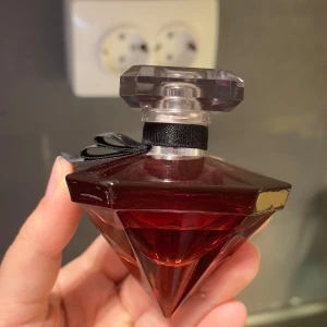 Lancôme - La Nuit Trésor A La Folie  - 30 ml - lite mer än halva kvar