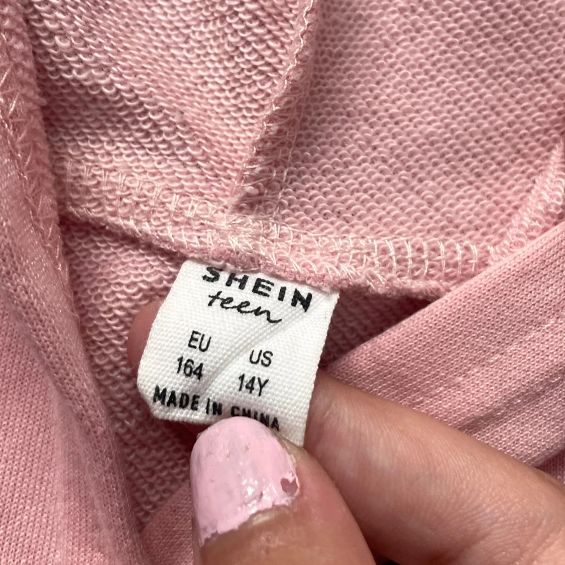 Rosa hoodie med hjärta från Shein - 1