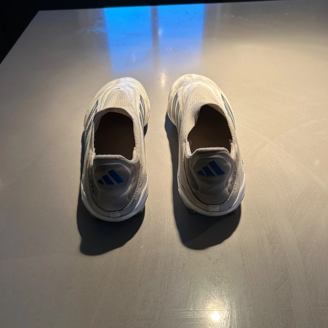 Vita adidas fotbollsskor utan snörning - 2