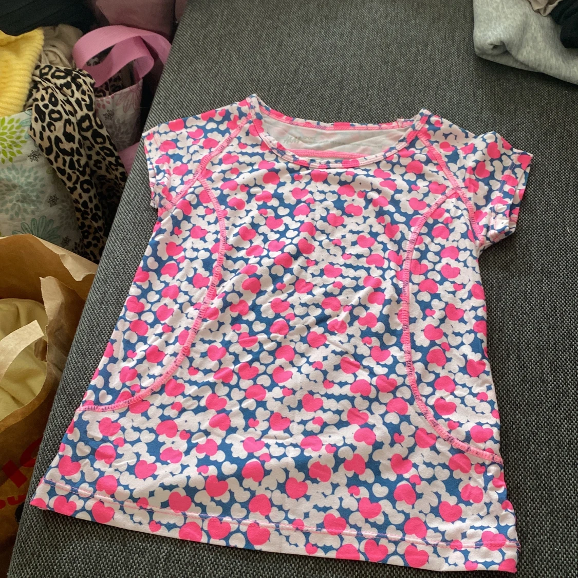 Färgglada leggings och tränings tröja från H&M Sport