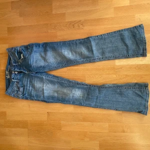 Blå bootcut jeans  - super fina jeans💕💕