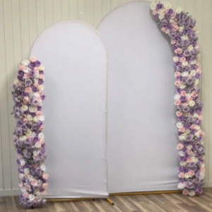 Blommbågar  - Jag säljer två blommbågar. En är ca 140 cm lång, medans den andra är 200 cm lång. Dessa blommbågar har färgerna vit, rosa och lila. Blommorna är gjorda av tyg. De är perfekt inför födelsedag eller andra festliga event. Man fäster de på stativen antingen med hjälp av klämmor eller med hjälp av zipptrådar.💕