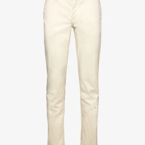 Hugo Boss Schino-Slim D  - Helt oanvända, oöppnade Hugo Boss-chinos i Slim Fit. Nypris är 1399:- och storleken är W33/L34! Off-white. Pris går att diskutera.