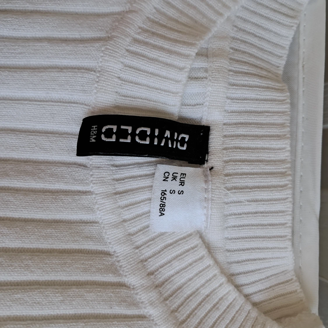 Vit ribbad långärmad tröja - 2