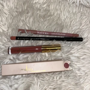 Läppkit med Mellow, Isadora & Illamasqua -  Mellow Matte Liquid Lip Paint i färgen Auckland, Isadora All-in-One Lipliner i färgen Bare beige, Illamasqua Colouring Pencil i färgen Raw.                    Pennorna är provade på hand men ner-vässade så endast ny produkt är framme. Lip Paint oanvänt se bild