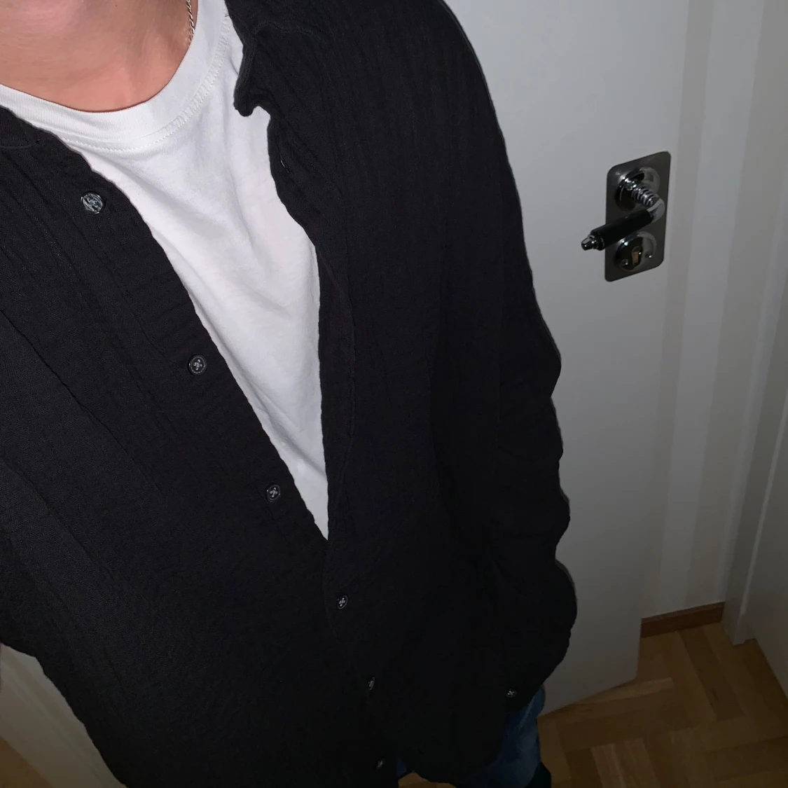 Svart skjorta från Weekday - 1