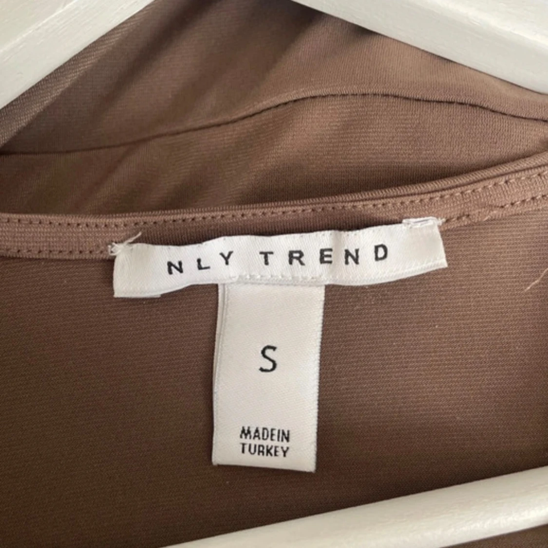 NLY Trend brun playsuit omlott långärmad strl S - 2