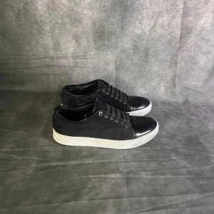 Lanvin toecap sneaker - Mycket fint skick | Size Uk 8 passar 42/43  | fraktar spårbart inom 24 timmar |  för att köpa klicka ” köp nu” | vid frågor skriv ett meddelande |