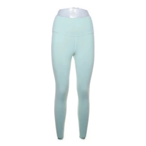 Mintgröna leggings från Alo XS - Snygga mintgröna leggings från Alo i storlek XS. De har hög midja och är helt släta utan mönster eller detaljer. Materialet är mjukt och stretchigt. 