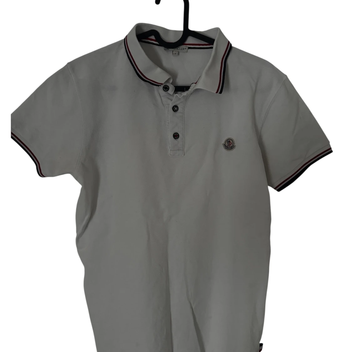 Vit Moncler pikétröja