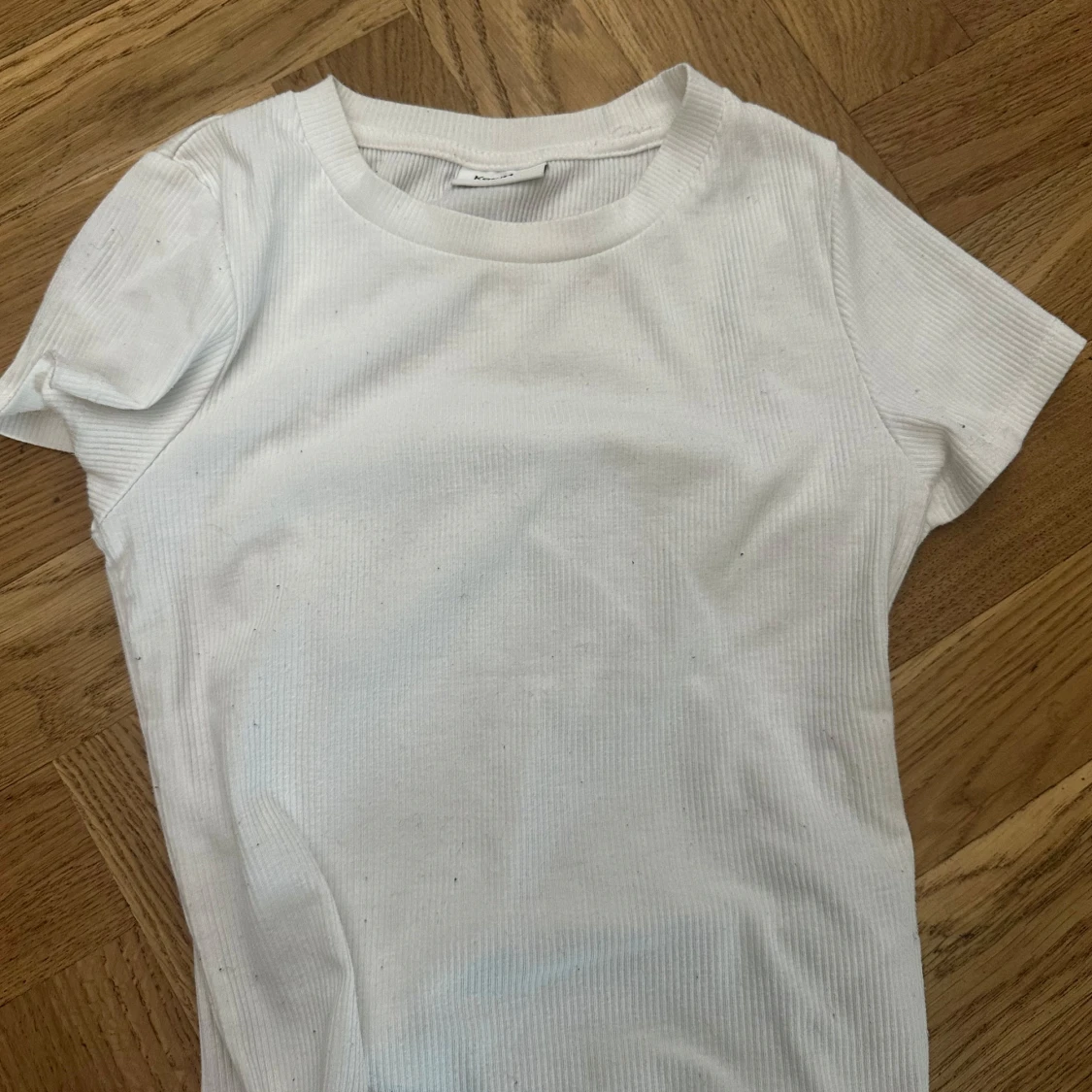 Vit ribbad croppad topp kapphal❤️