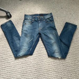 Tiger of Sweden stl 29/32  - Snygga jeans från tiger of Sweden med slitningar stl 29/32. Pris går att diskuteras.