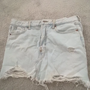 Jeans kjol - Jätte fin kjol som tyvärr inte passar mig💖💖