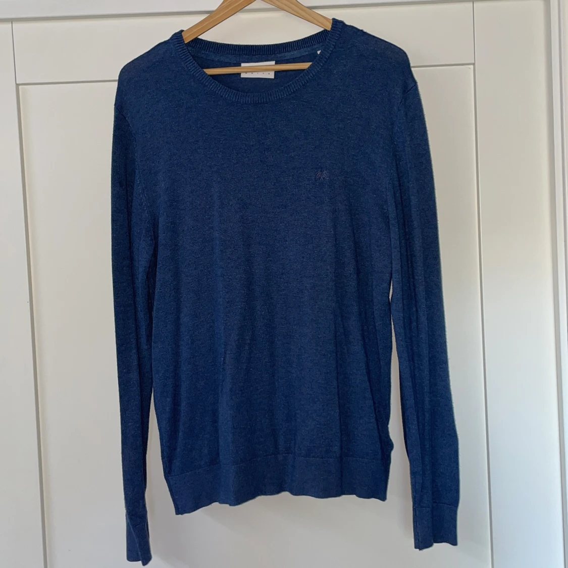 Blå stickad tröja från Lindbergh