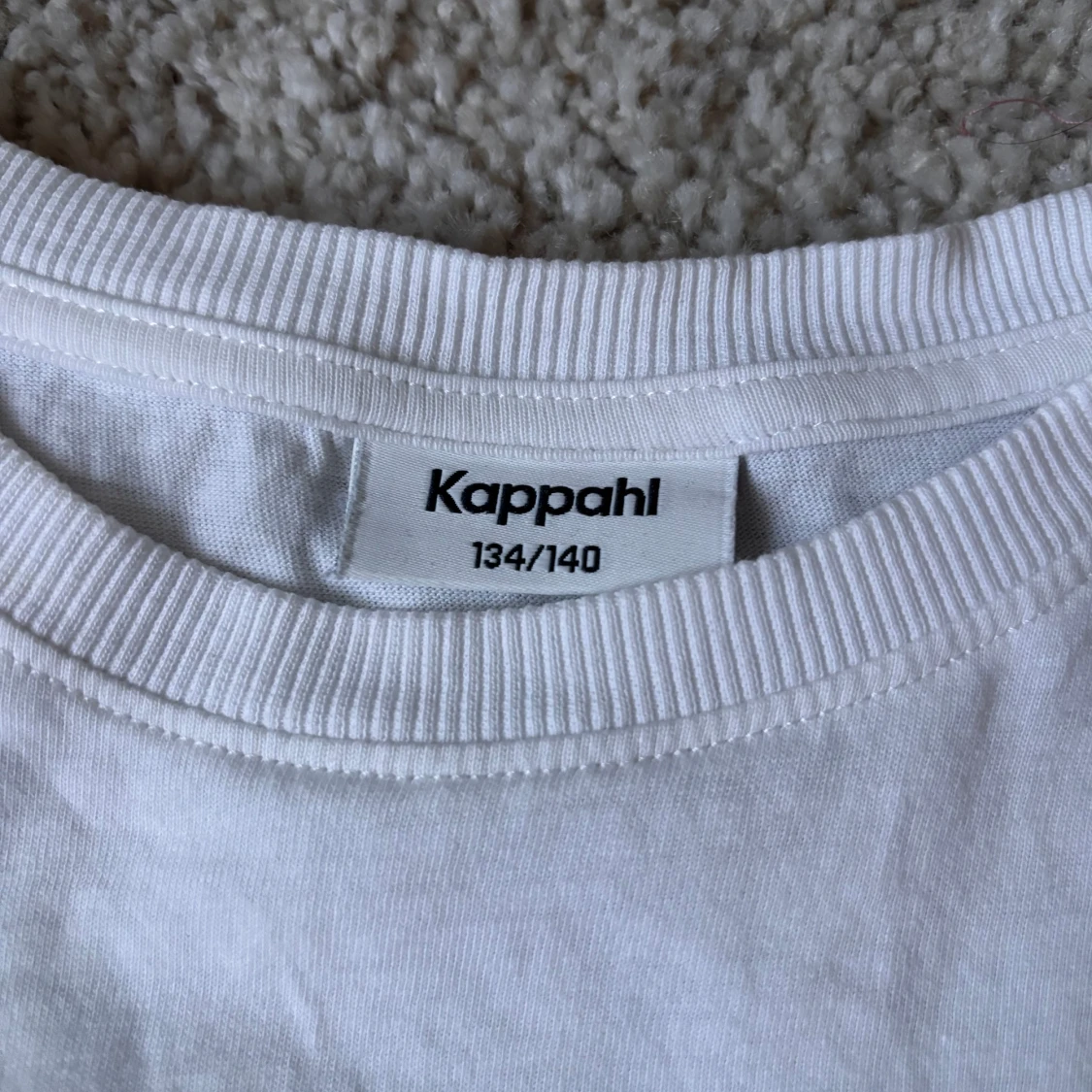 Vit t-shirt från Kappahl