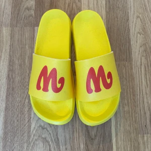 Limited Edition Marabou Tofflor - Limiterade Tofflor från Marabou, går inte får tag på vad jag har sett.. Pris kan diskuteras