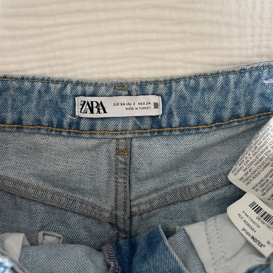 Ljusblå jeansshorts från Zara - 3
