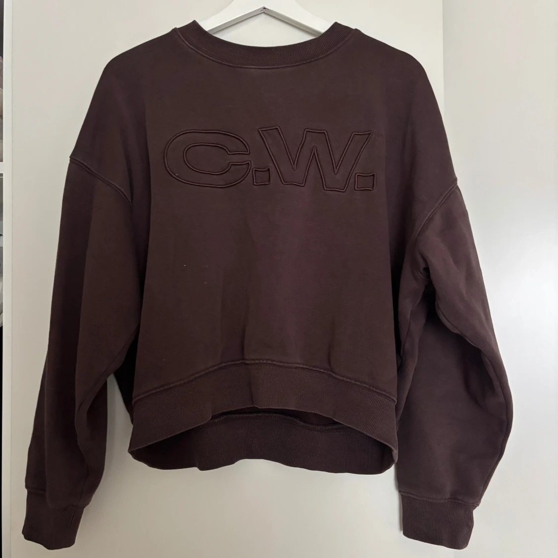 Brun sweatshirt från Carin Wester i storlek S