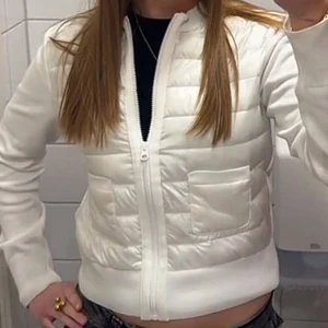 Vit cardigan jacka  - Så fin jacka från Gina Young i storlek 170, använd några gånger!