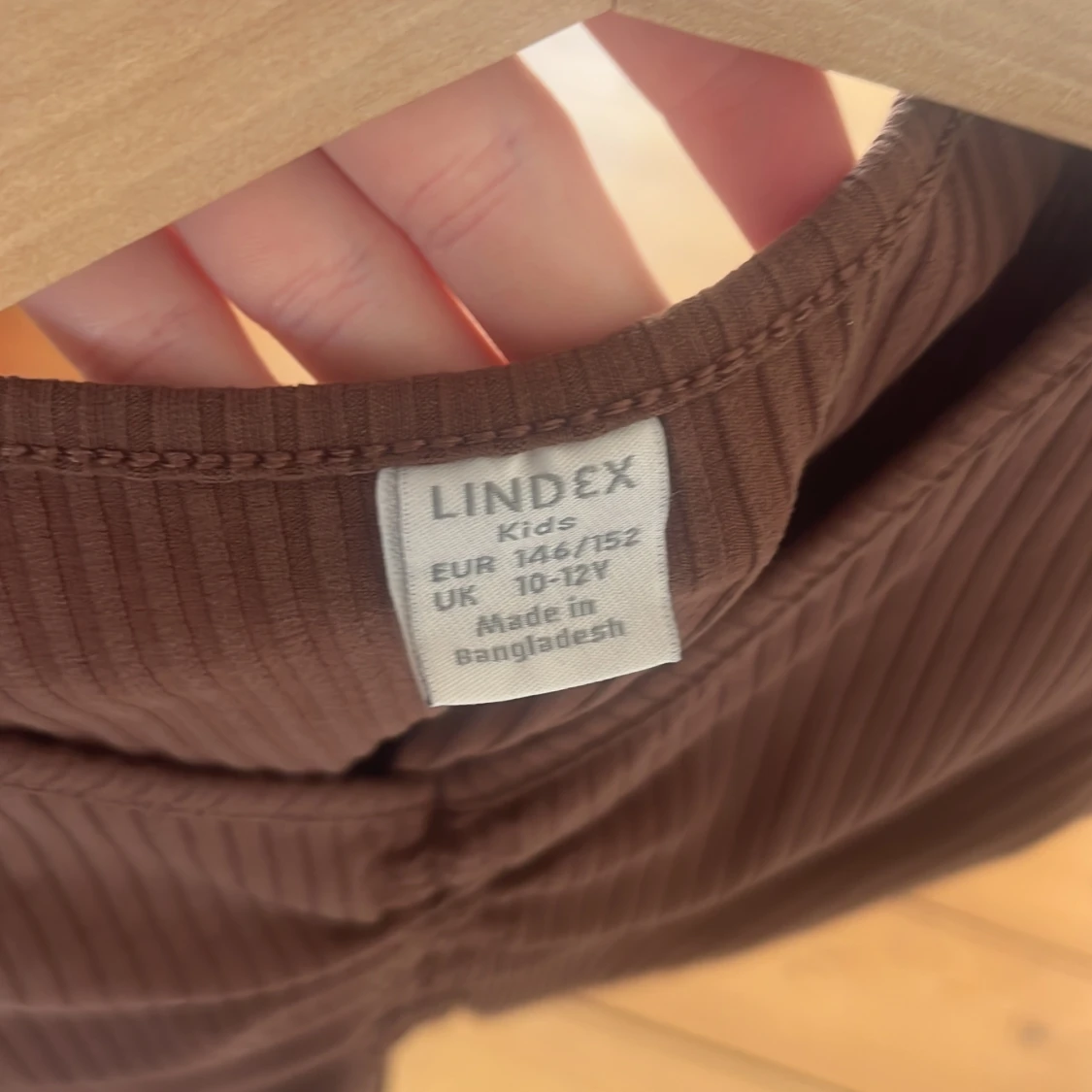 Brun ribbad topp med snörning Lindex - 2