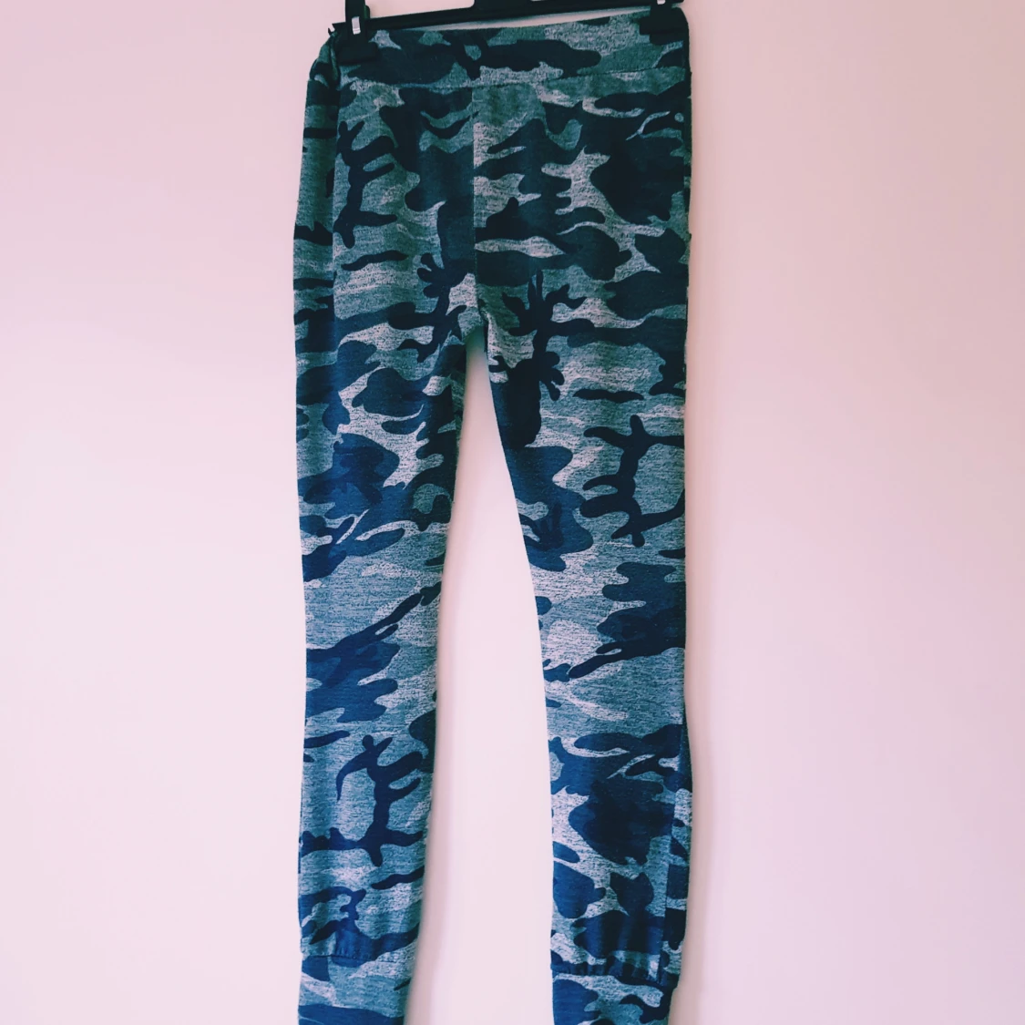 Camouflage set med tröja + byxa från Missi London strl S - 2