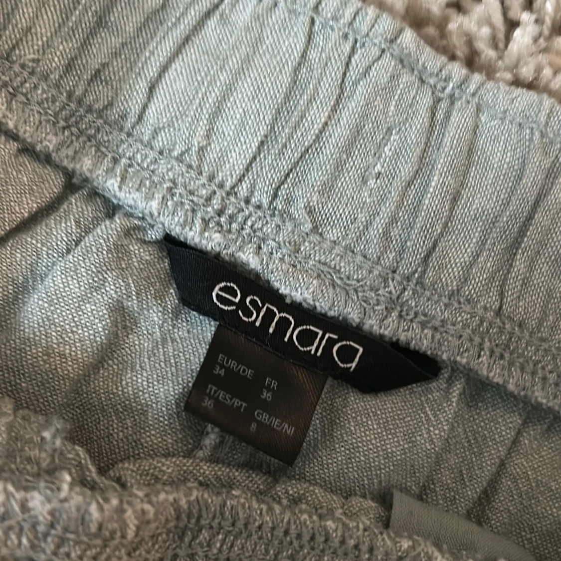 Ljusgrå kortkjol från Esmara - 3