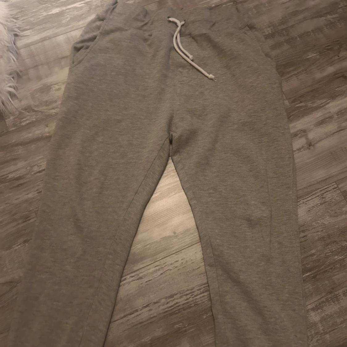 Grå mjukisbyxor med snörning, stl M