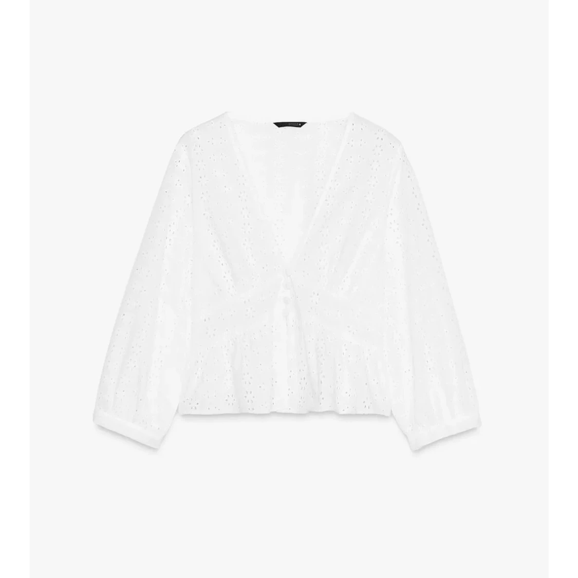 Vit broderad topp med v-ringning - 1