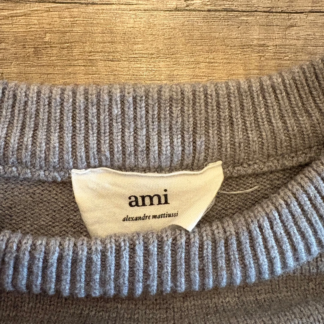 Grå stickad tröja från Ami Paris - 3