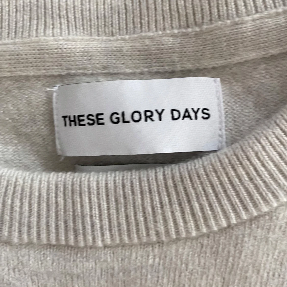 Ljusgrå merinoulltröja These Glory Days - 1