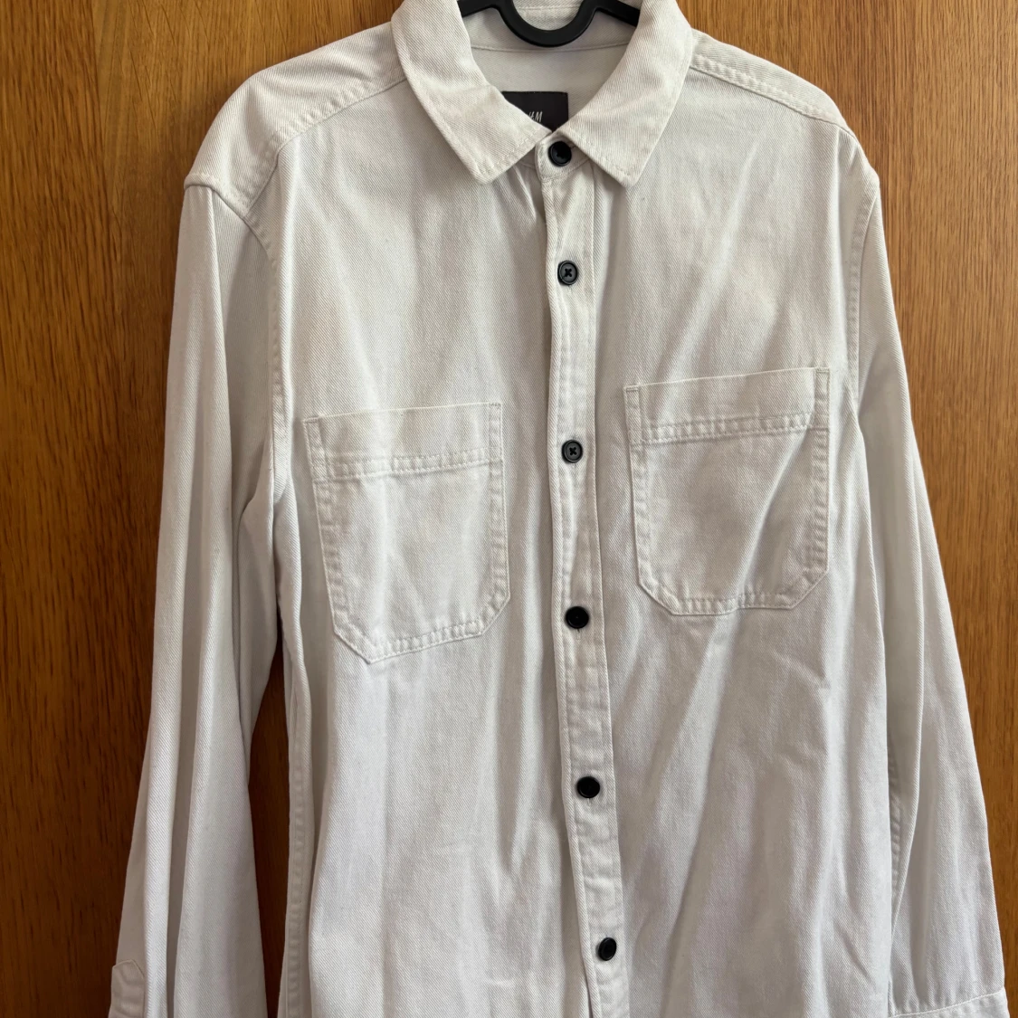 Vit overshirt från H&M i bomull