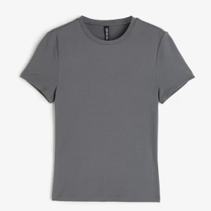 Grå t-shirt från H&M Divided XS - En basic grå t-shirt från H&M Divided i storlek XS. den är lite genomskinlig🤍🥰