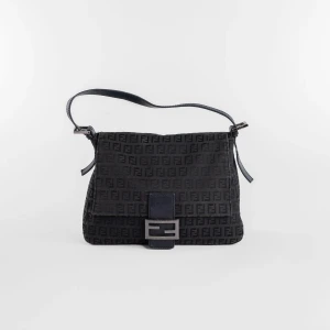 Fendi Zucchino Canvas Mamma Baguette  - FENDI Zucchino Canvas Mamma Baguette Shoulder Bag Black + tillkommer äkthetsbevis + box med dustbag 