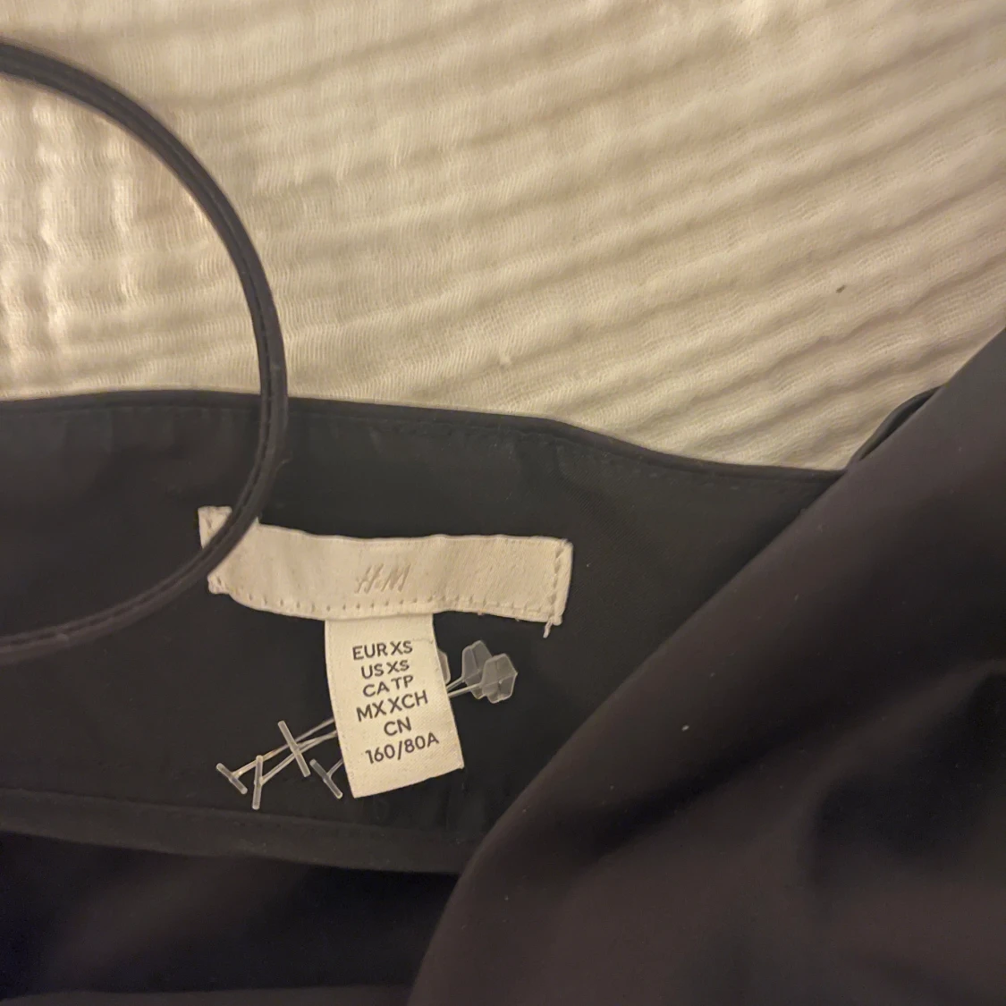 Svart v-ringad linnetopp H&M XS - 2