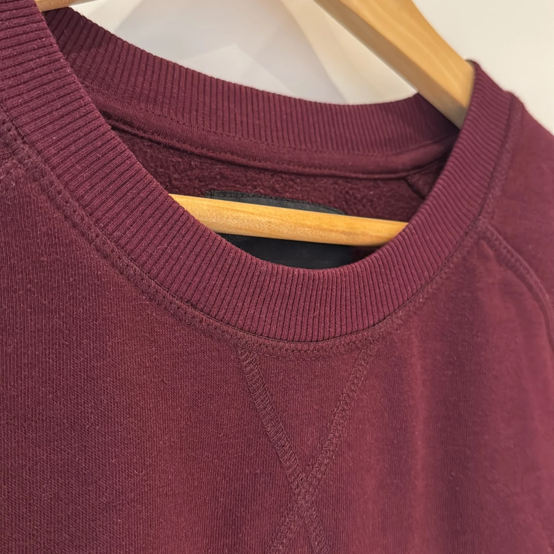 Vinröd sweatshirt från 157  - 2