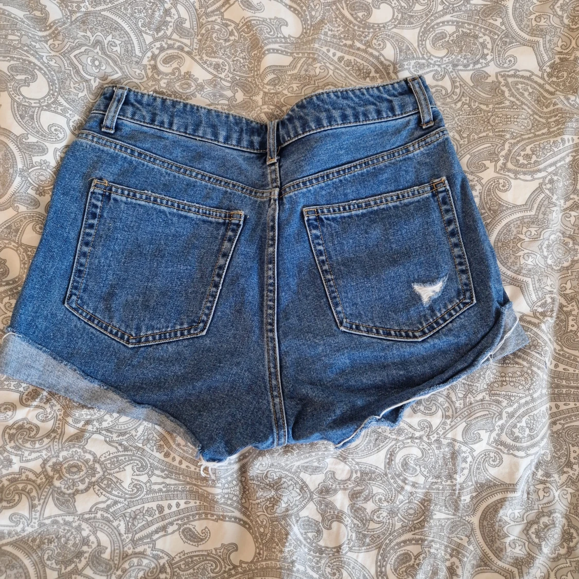 Blå jeansshorts med slitningar H&M - 1