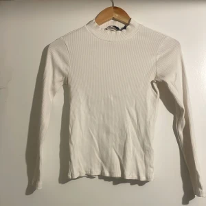 Tunn tröja - Super söt tunn tröja med ribbad tröja🫧