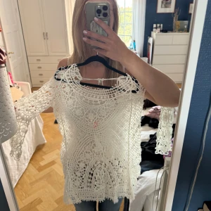 Virkad strandklänning - Superfin strandklänning/cover up från Nelly. Tyvärr lite kort på mig:(