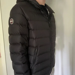 Svart Colmar Jacka - Säljer denna Colmar jacka i storlek S | Endast använd ett fåtal gånger | Hör av dig vid intresse eller andra funderingar 