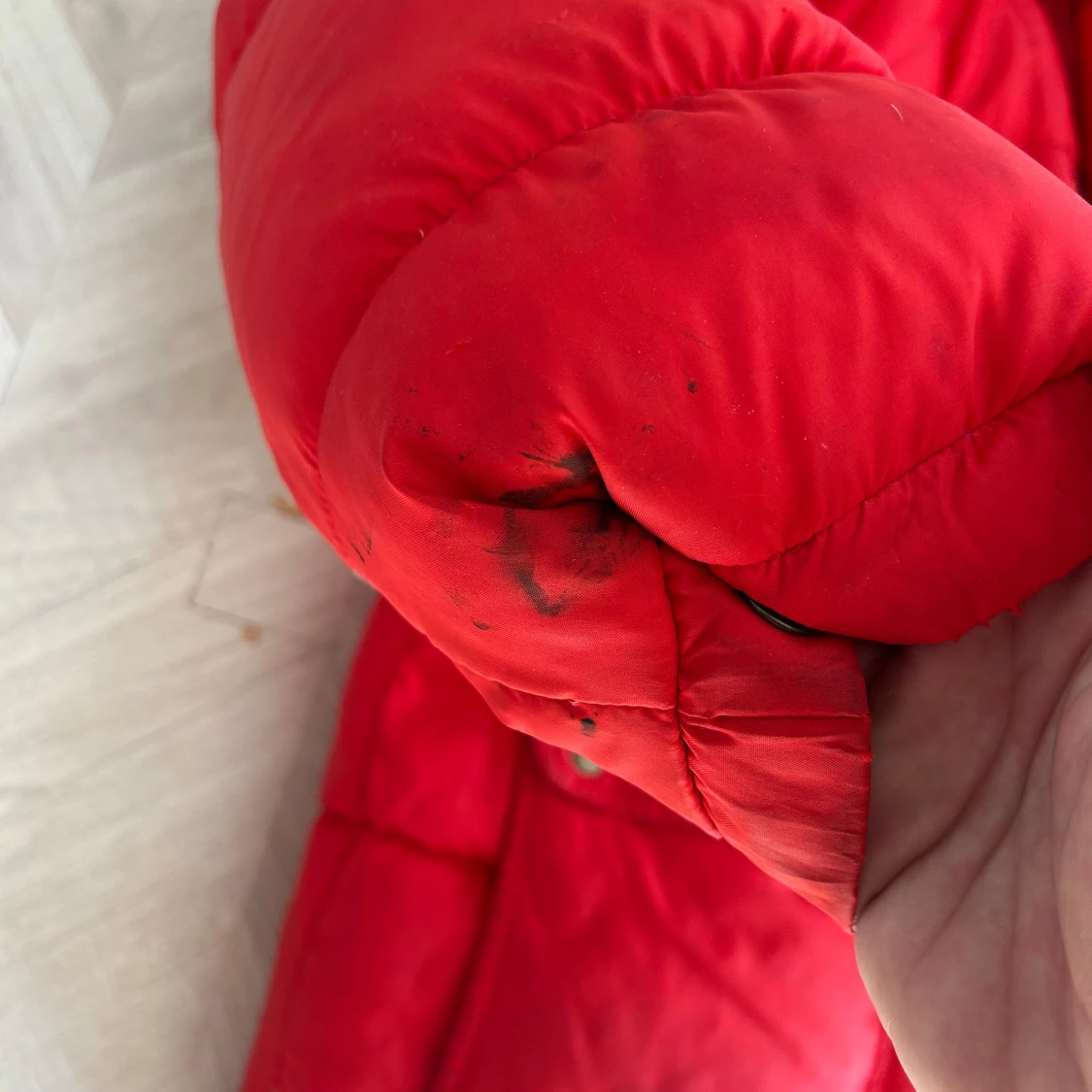 Röd Fjällräven dunjacka med huva - 4