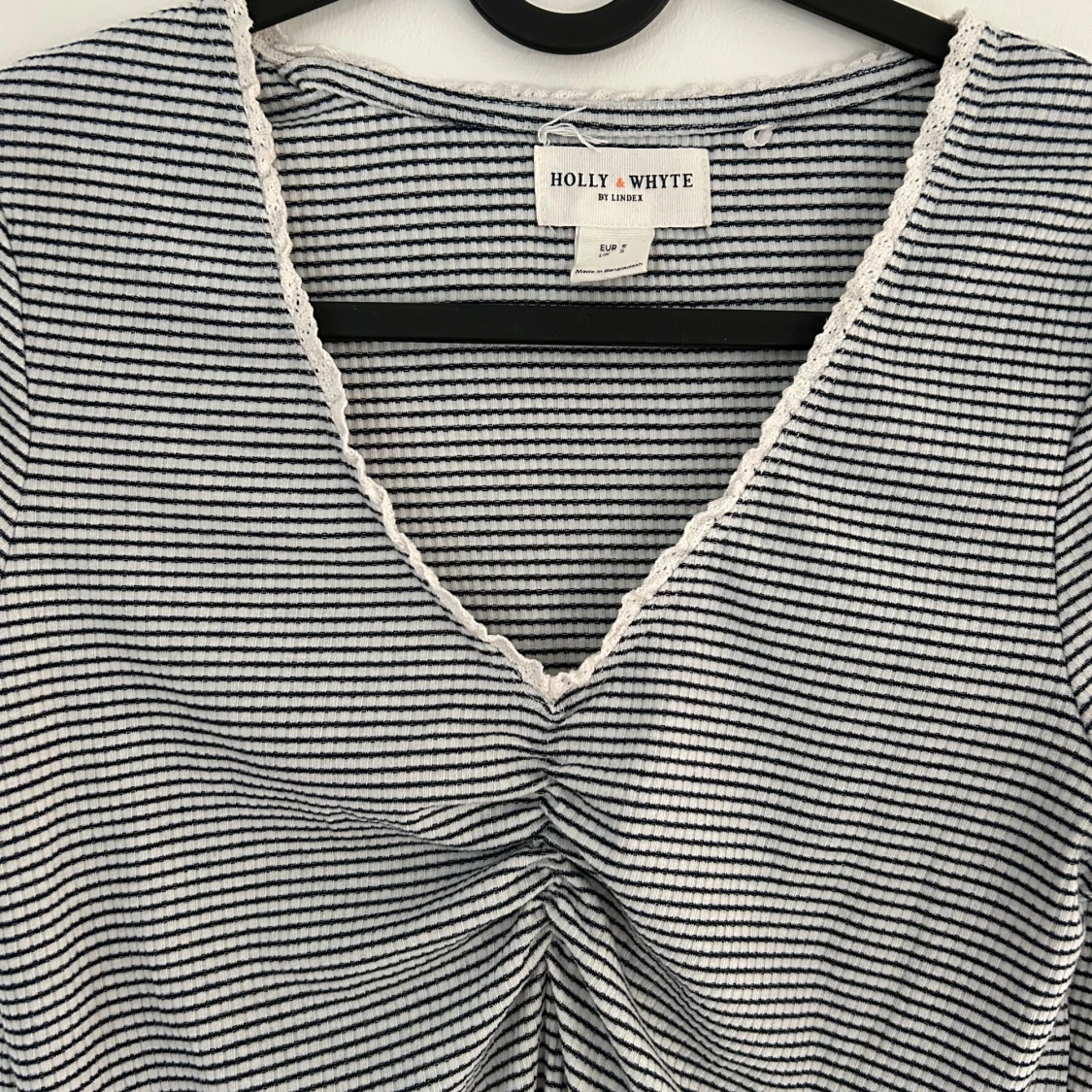 Randig topp med v-ringning Lindex - 1