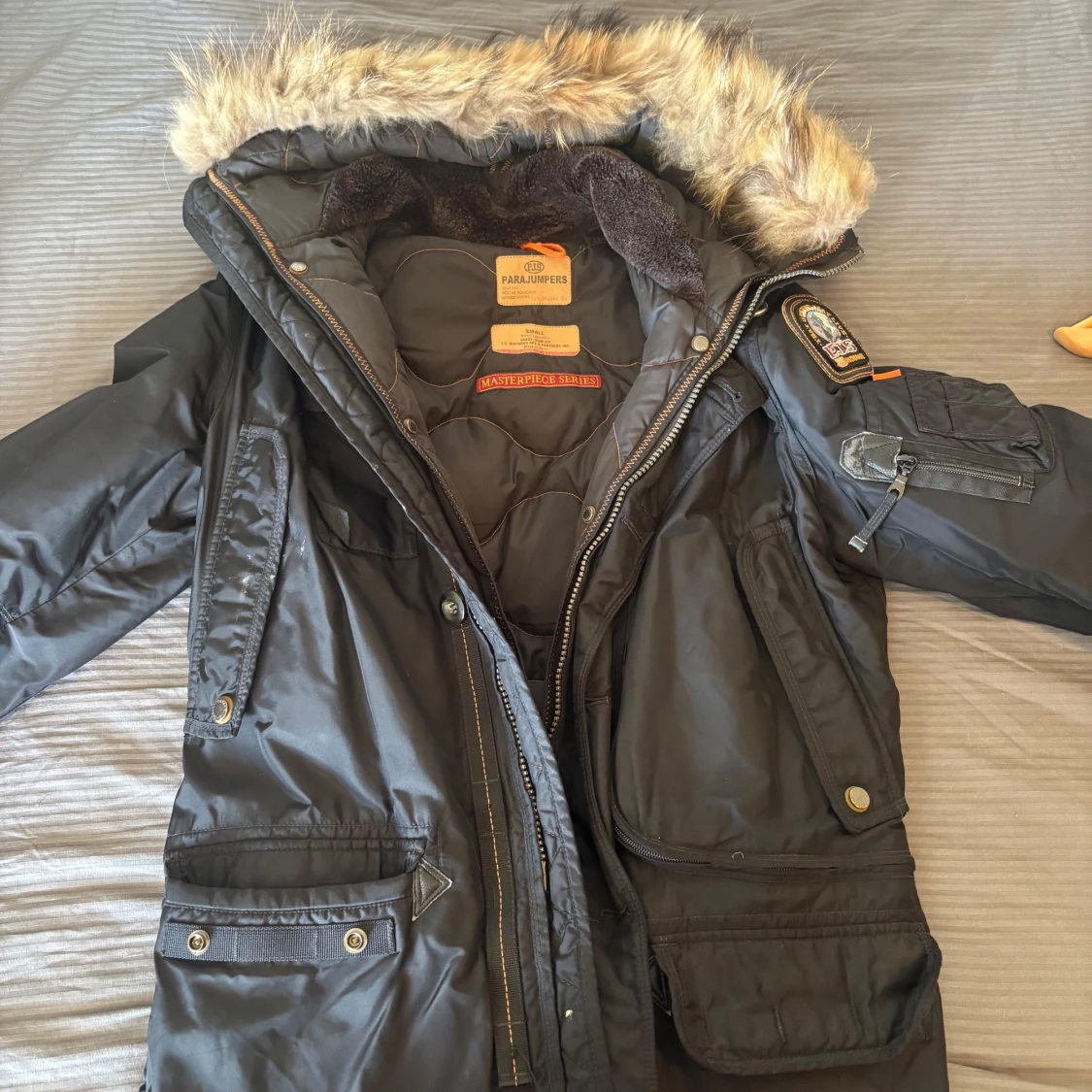 Svart Parajumpers parkajacka med päls