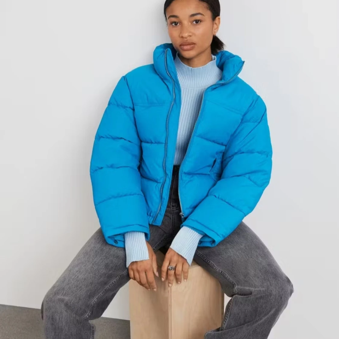 Blå pufferjacka från Gina Tricot  - 1