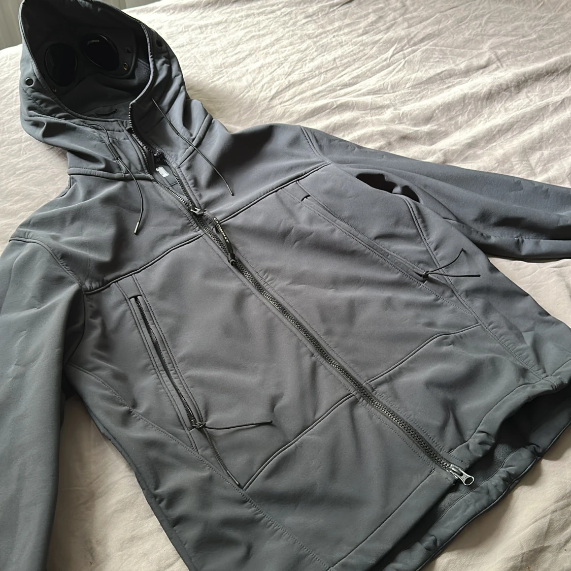 Grå softshelljacka från C.P. Company - 1