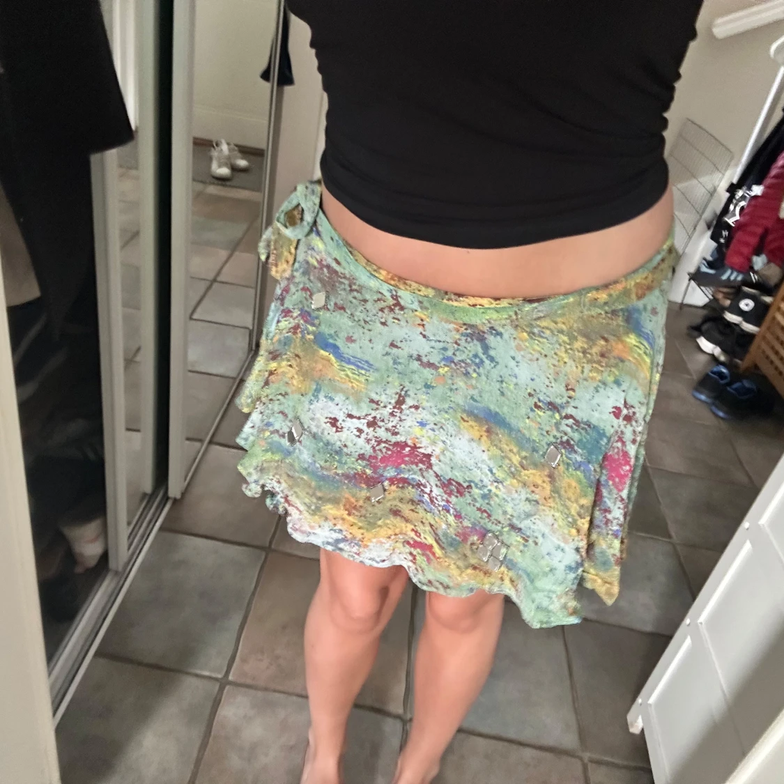 Färgstark croppad linnetopp från Zara - 4