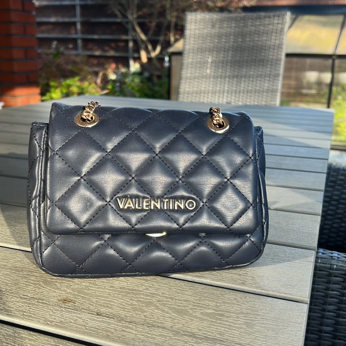 Mörkblå Valentino väska - 1