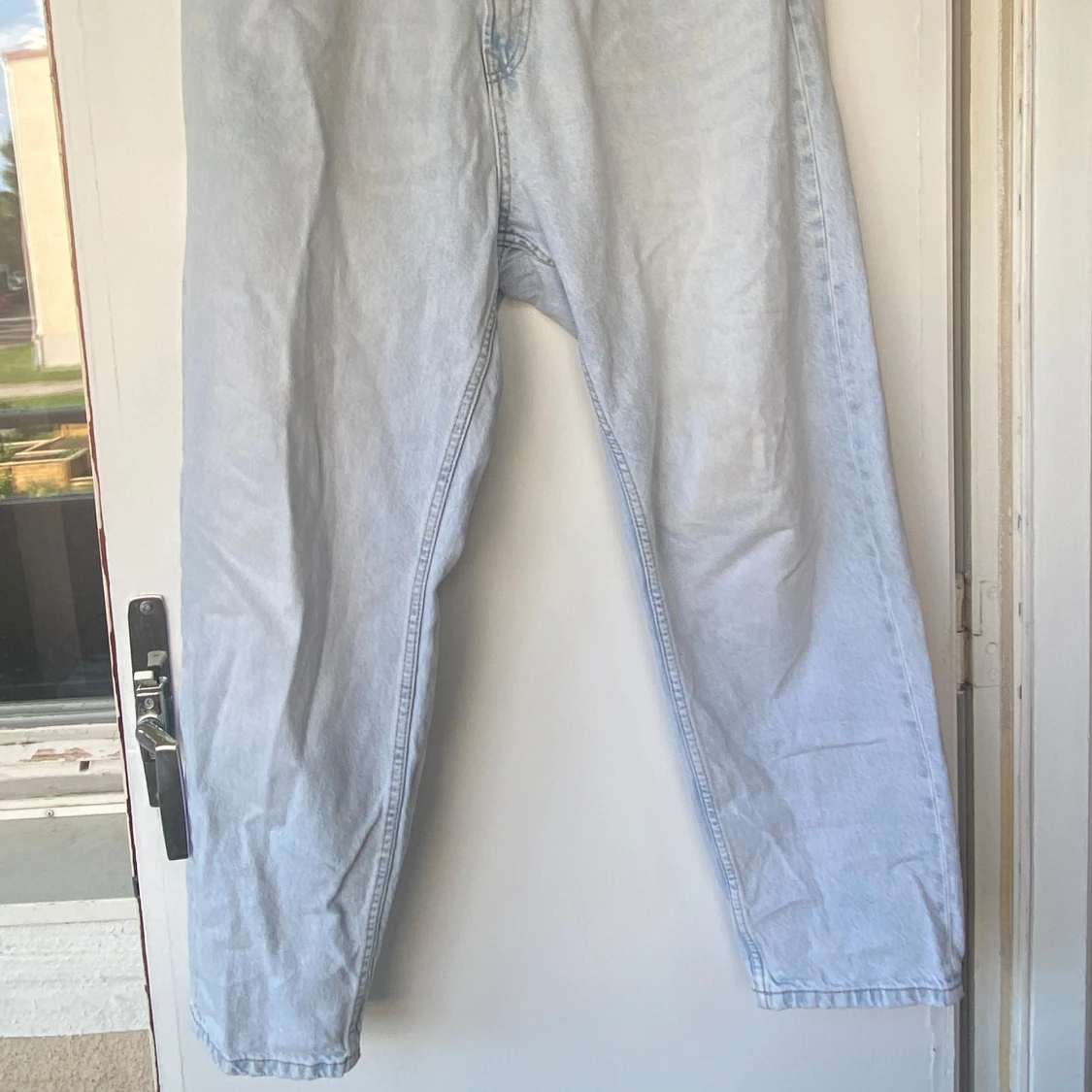 Ljusblå raka jeans från bershka - 3