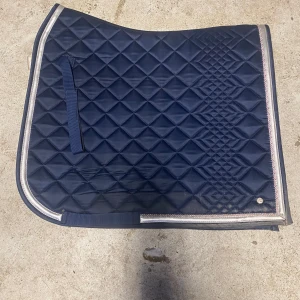 Fint dressyrschabrak - Använt någon enstaka gång. Finst skick!