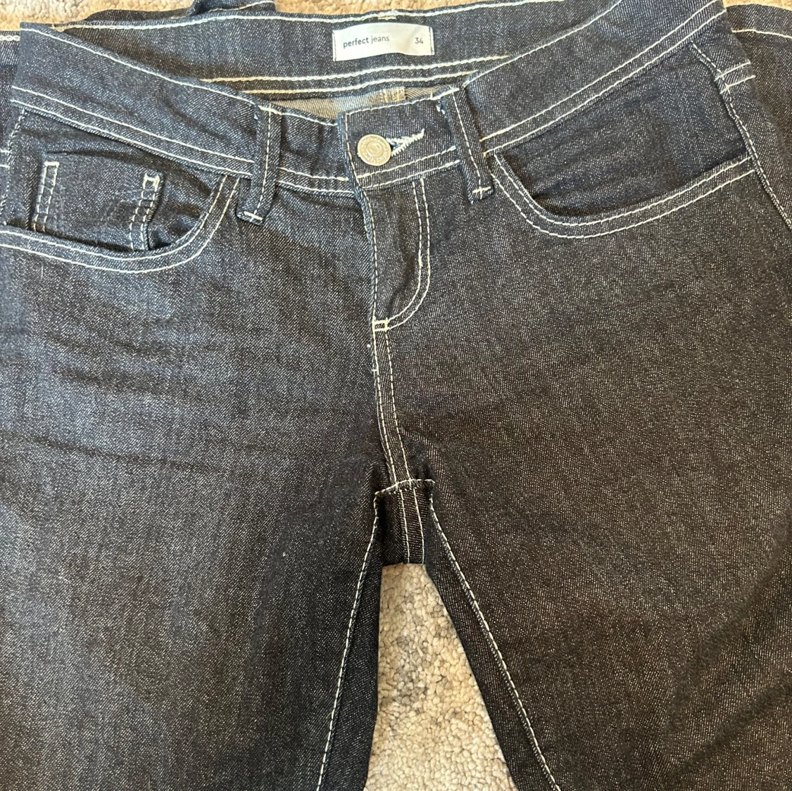 Svarta bootcut jeans från Gina Tricot